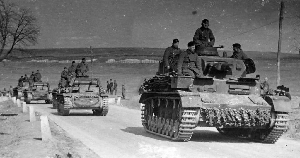 Panzer_IV_of_the_9_panzer_division_Romania_1941[1]